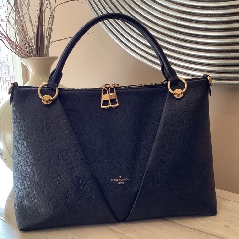 LOUIS VUITTON V Tote MM Black Leather Handbag EUC & Authentic - Picture 9 of 15